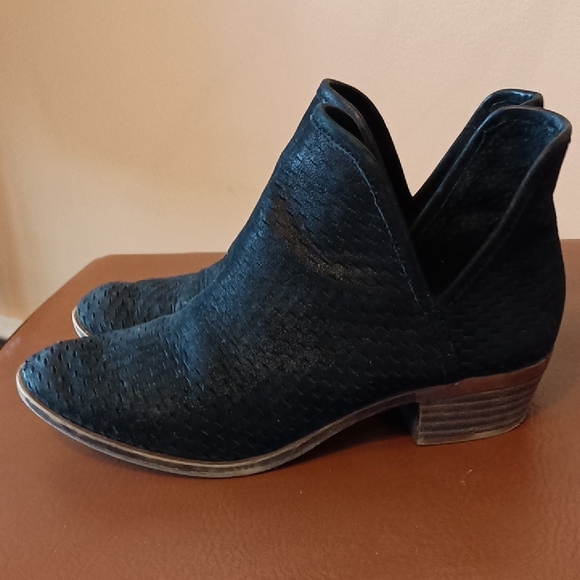 Lucky Brand Baley Black Sueded Leather Perforated Ankle Booties, Sz 6 / 36 - Picture 6 of 9